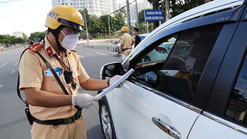 ​Mức phạt điều khiển xe khi có nồng độ cồn và không có bằng lái xe ô tô