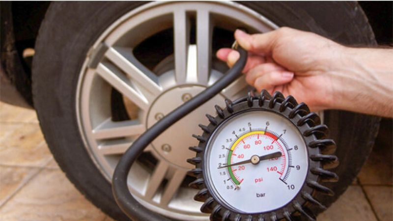 Bơm lốp xe ô tô bao nhiêu kg là đúng tiêu chuẩn?