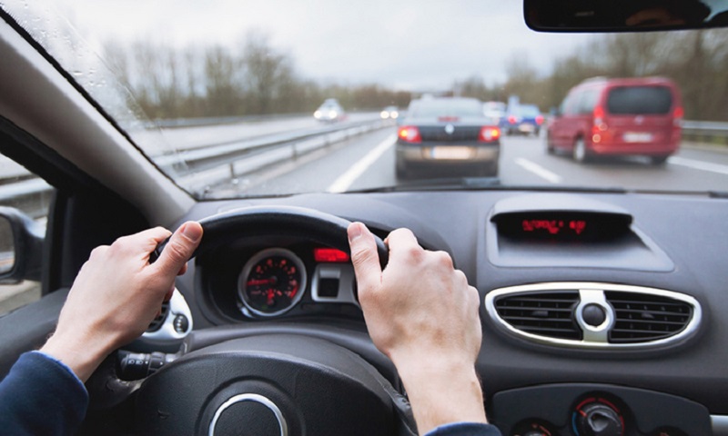 ​Giữ khoảng cách an toàn khi lái giúp bạn kịp thời xử lý các tình huống