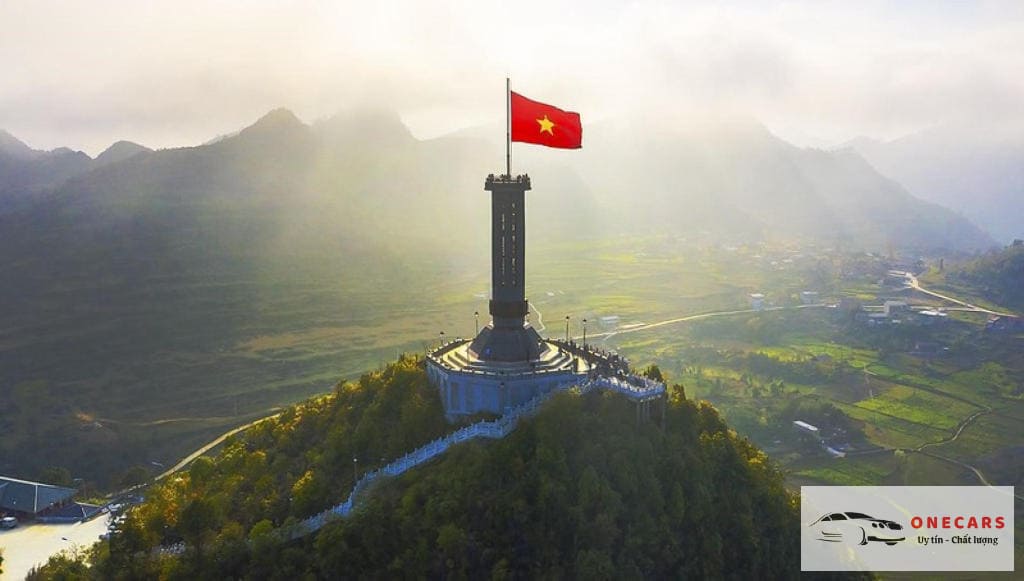 ​Cột cờ Lũng Cú - Hà Giang