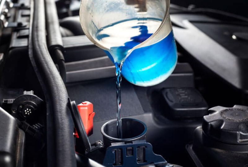 Nước làm mát ô tô giúp giải nhiệt và làm dịu động cơ 