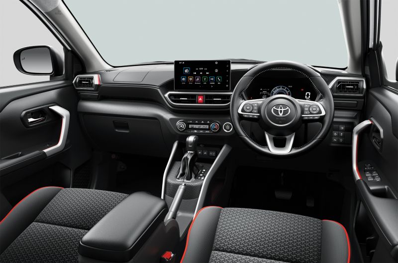 ​Toyota Raize nổi bật hơn Kia Seltos khi tích hợp nhiều tính năng an toàn