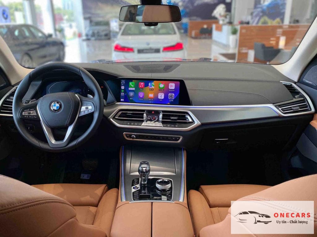 BMW X5 có thiết kế nội thất sang trọng và hiện đại