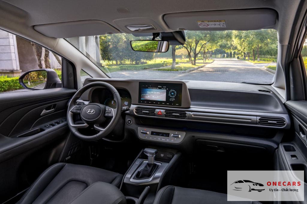 ​Nội thất của Hyundai Stargazer khá rộng rãi và thoải mái