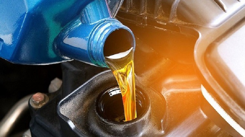 Tại sao cần phải thay dầu hộp số ô tô?