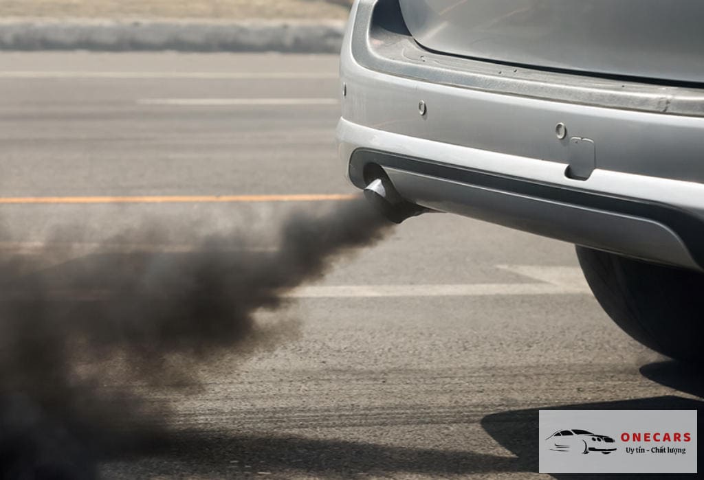 ​Xe ô tô bị bó máy sẽ có khói đen khi thải khí